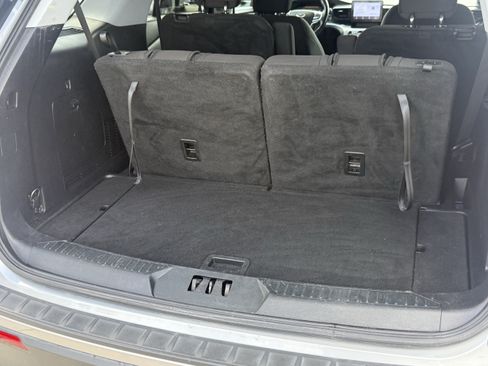 Used 2022 Ford Explorer XLT RWD image 33