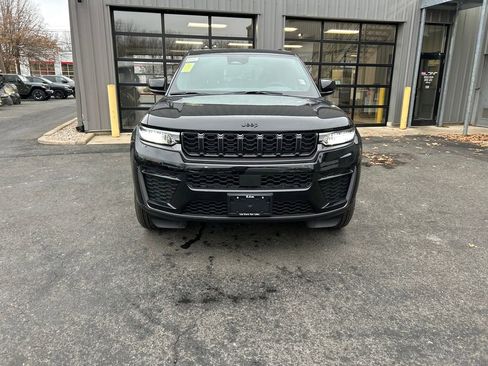 New 2026 Jeep Grand Cherokee Altitude AWD/4WD image 10