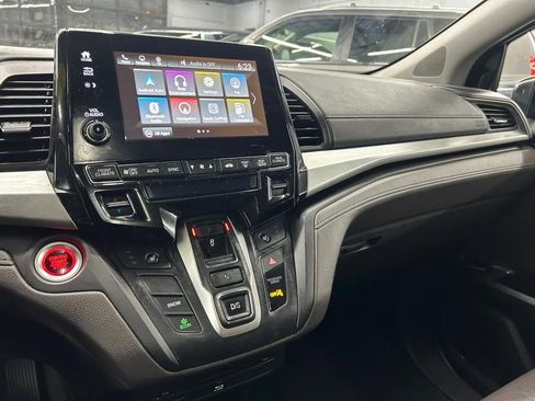 Used 2018 Honda Odyssey EX-L image 9