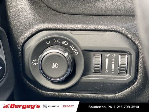 Used 2022 Jeep Wrangler Unlimited Sahara image 20