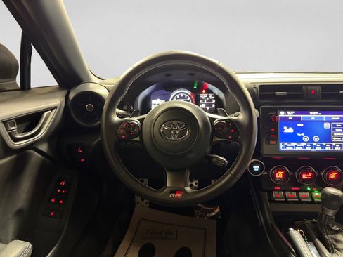 Used 2022 Toyota GR86 Premium w/ ALL Weather Mat Package (TMS) RWD image 19