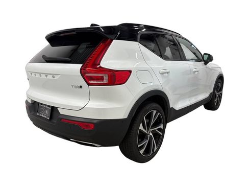 Used 2019 Volvo XC40 T5 R-Design AWD/4WD image 4