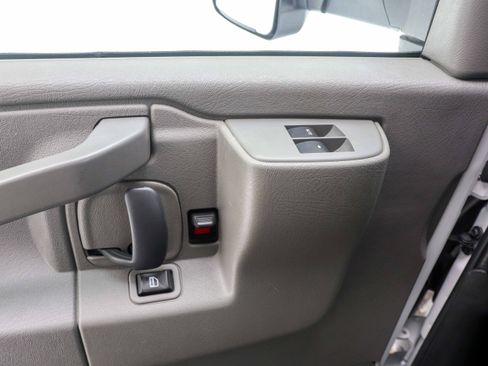 Used 2020 Chevrolet Express 3500 w/ Power Convenience Package image 22