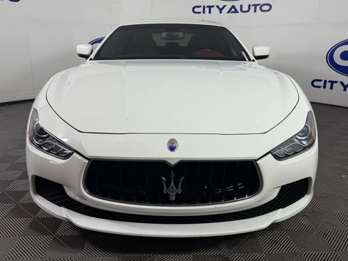 Used 2016 Maserati Ghibli Base image 2