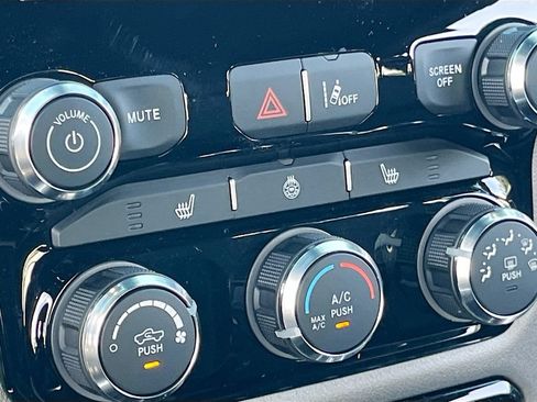 New 2026 RAM 1500 Big Horn w/ Night Edition AWD/4WD image 19