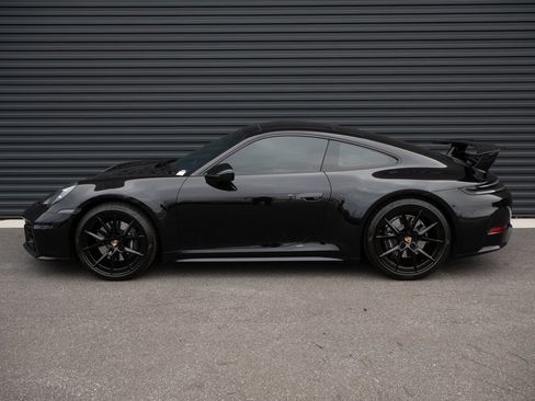 Certified 2025 Porsche 911 Carrera image 2