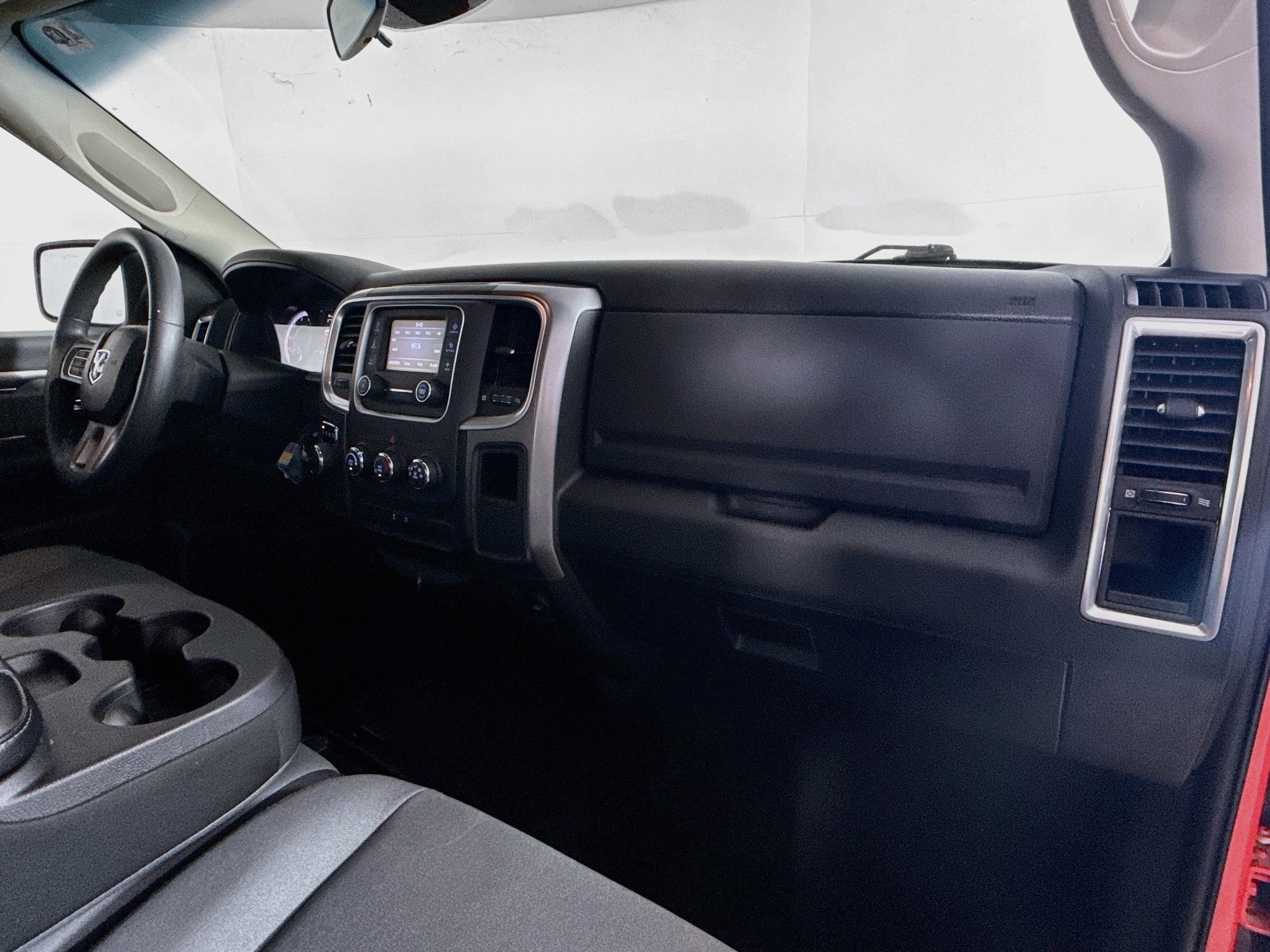 Used 2022 RAM 1500 Classic SLT RWD image 34