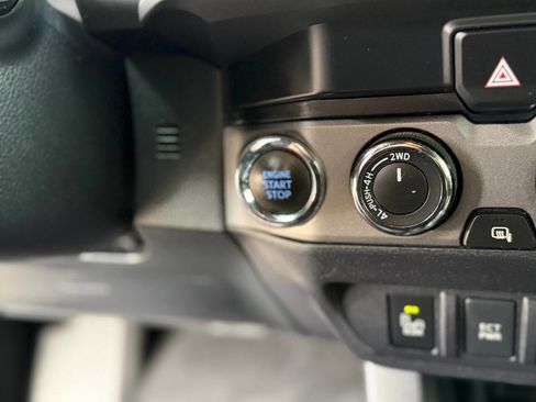 Used 2021 Toyota Tacoma TRD Sport image 21