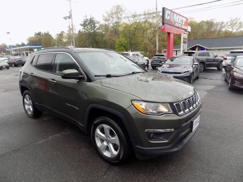 Used 2019 Jeep Compass Latitude w/ Cold Weather Group AWD/4WD image 1