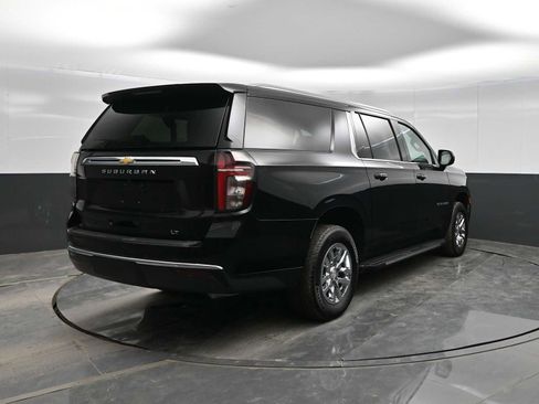 Used 2024 Chevrolet Suburban LT image 9