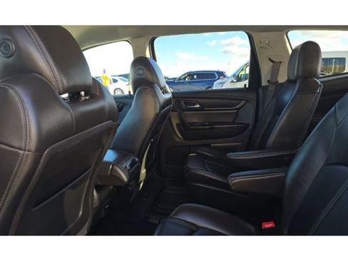 Used 2016 Chevrolet Traverse LT image 9