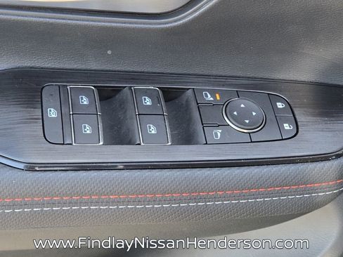 Used 2025 Nissan Kicks SR w/ SR Premium Package FWD image 22