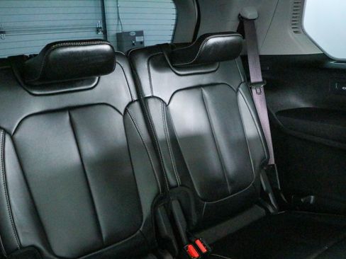 Used 2021 Jeep Grand Cherokee L Limited RWD image 31