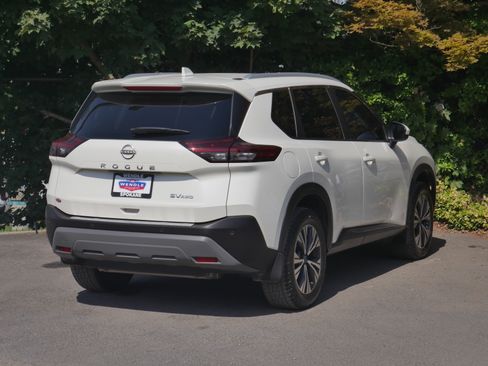 Certified 2023 Nissan Rogue SV w/ SV Premium B Package AWD/4WD image 23
