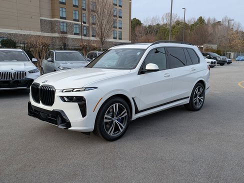 New 2026 BMW X7 xDrive40i w/ M Sport Package image 7