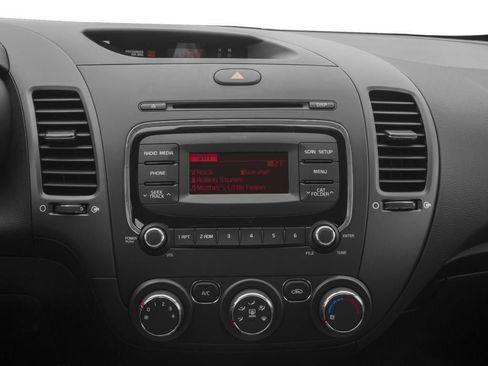 Used 2017 Kia Forte LX FWD image 7