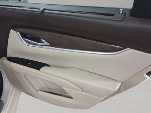 Used 2014 Cadillac XTS Premium image 16