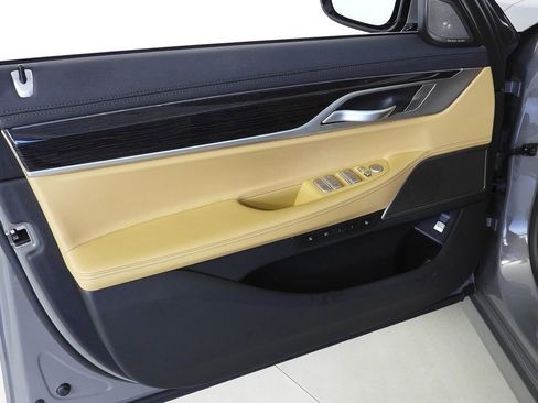 Used 2021 BMW 740i 740i w/ Premium Package image 11