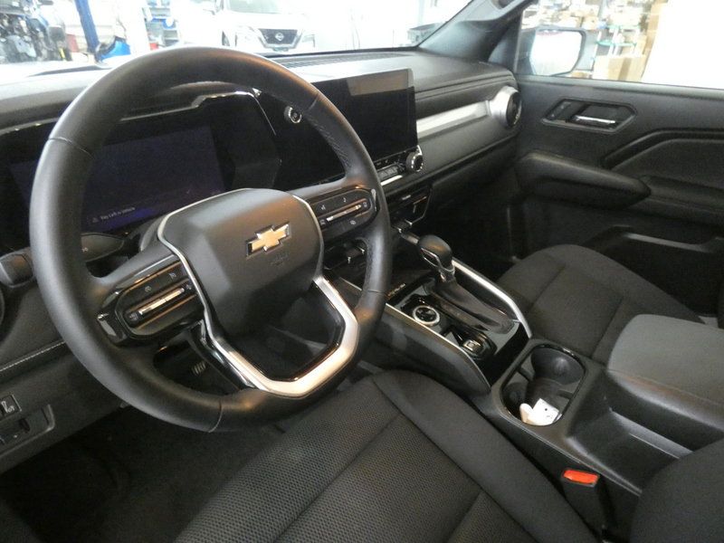 Used 2024 Chevrolet Colorado LT w/ LT Convenience Package II AWD/4WD image 16