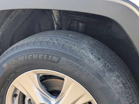 Used 2025 Toyota RAV4 XLE image 28