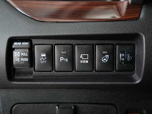 Used 2019 Toyota Sienna Limited Premium image 51