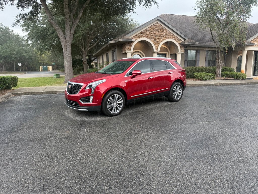 Used 2024 Cadillac XT5 Premium Luxury w/ Technology Package FWD image 3