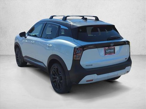 New 2026 Nissan Kicks SR image 7