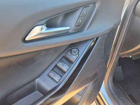 Used 2026 Chevrolet Equinox LT w/ Convenience Package II FWD image 14