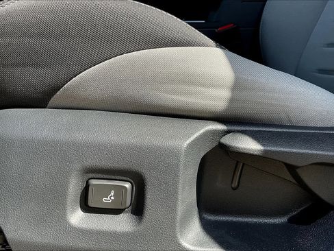 Used 2024 Toyota Tacoma TRD Sport image 16