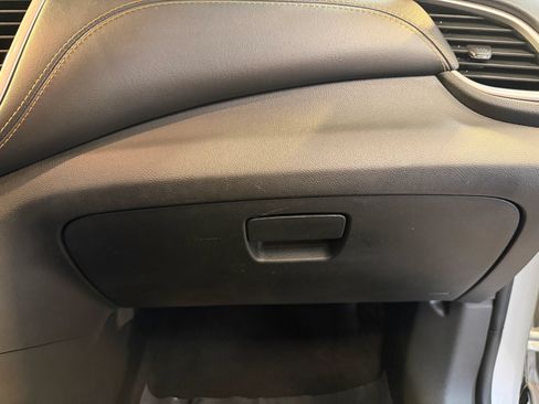 Used 2019 Chevrolet Trax LT w/ LT Convenience Package FWD image 28