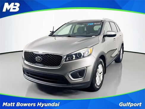 Used 2017 Kia Sorento FWD image 1