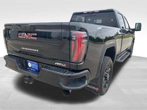 Used 2024 GMC Sierra 2500 AT4 w/ Technology Package AWD/4WD image 8