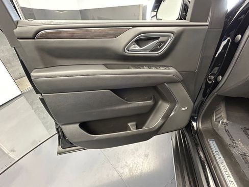 Used 2022 Chevrolet Tahoe LT w/ LT Signature Plus Package image 16