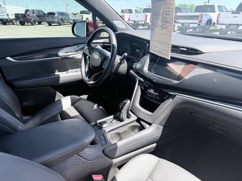 Used 2024 Cadillac XT6 Sport w/ Technology Package AWD/4WD image 9