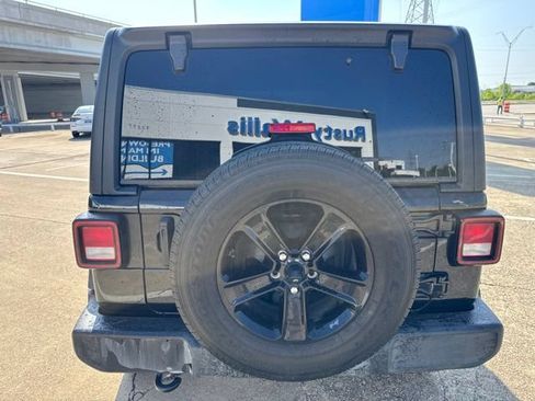 Used 2022 Jeep Wrangler Unlimited Sport AWD/4WD image 3