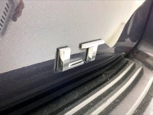 Used 2024 Chevrolet Suburban LT AWD/4WD image 7