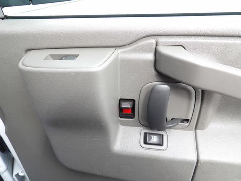 Used 2022 Chevrolet Express 2500 w/ Driver Convenience Package RWD image 32