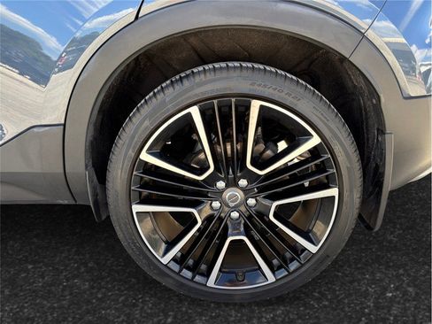 Used 2020 Volvo XC40 T5 Inscription w/ Protection Package image 15