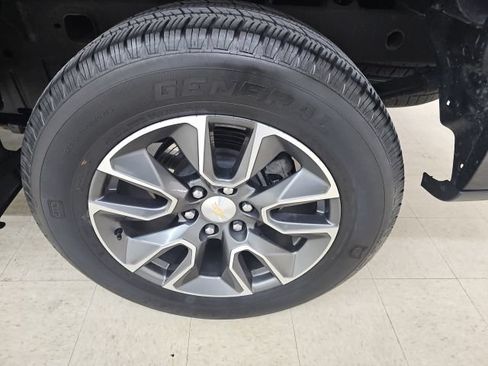 Used 2023 Chevrolet Silverado 1500 LT AWD/4WD image 22