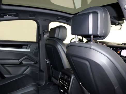 Certified 2026 Porsche Cayenne S AWD/4WD image 25