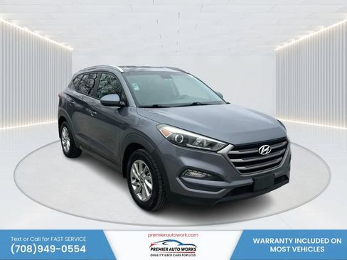 Used 2016 Hyundai Tucson SE w/ Option Group 02 FWD image 3