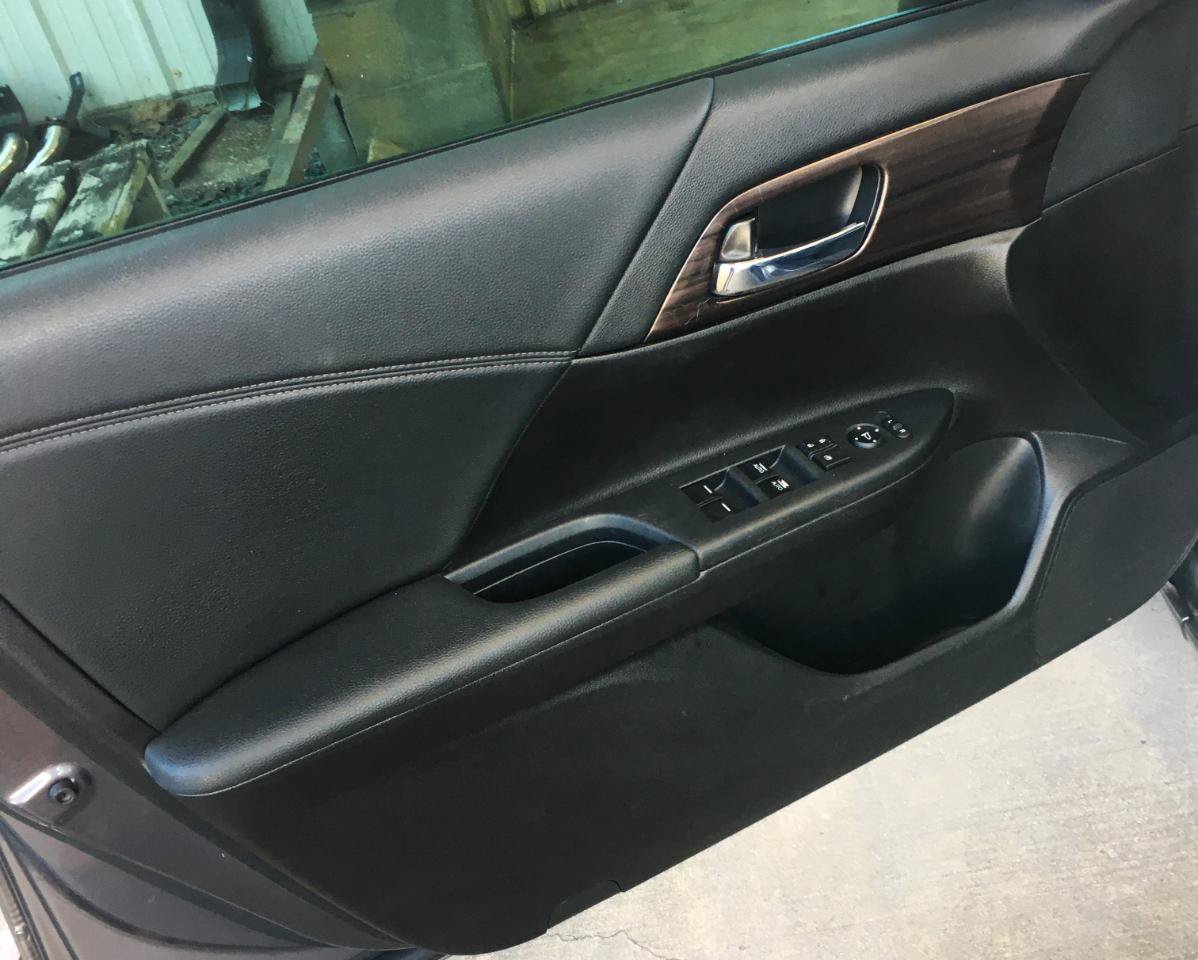 Used 2016 Honda Accord EX image 11