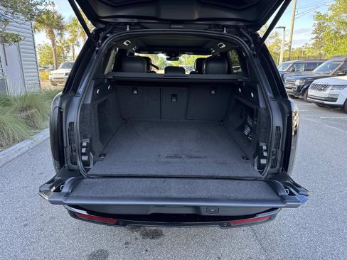 New 2026 Land Rover Range Rover SE image 11