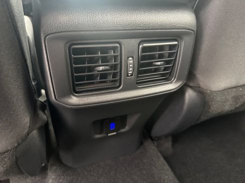 Used 2025 Toyota RAV4 LE AWD/4WD image 19