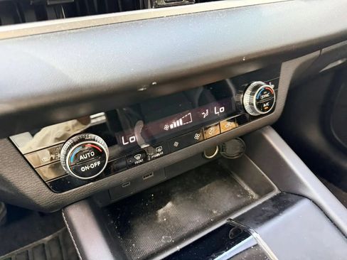Used 2023 Mitsubishi Outlander SE FWD image 20
