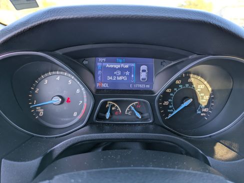 Used 2014 Ford Focus SE w/ SE Sport Package image 25