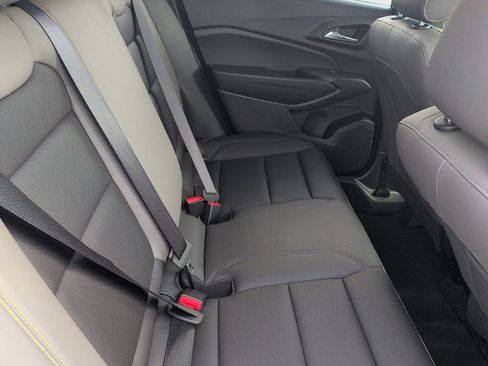 Used 2025 Chevrolet Trax ACTIV w/ Sunroof Package FWD image 8