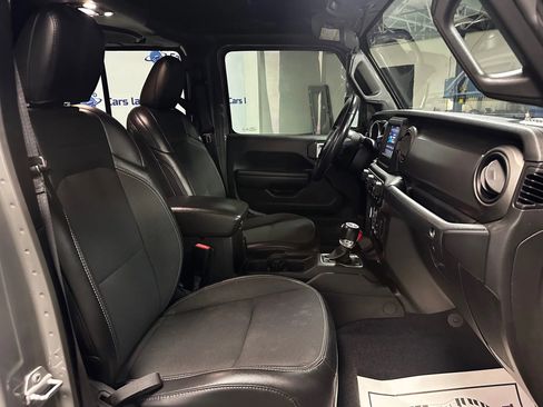 Used 2021 Jeep Gladiator Sport image 22