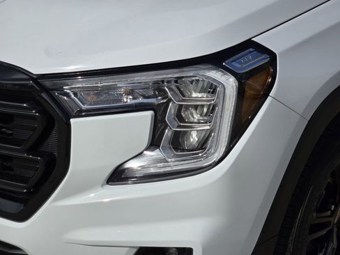 Used 2024 GMC Terrain AT4 AWD/4WD image 5