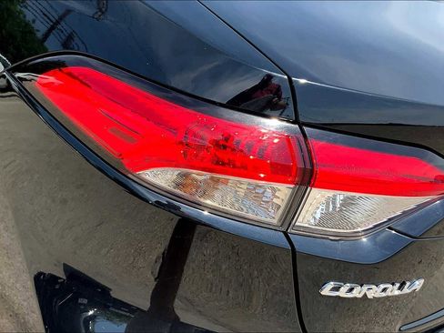 Used 2023 Toyota Corolla LE image 27